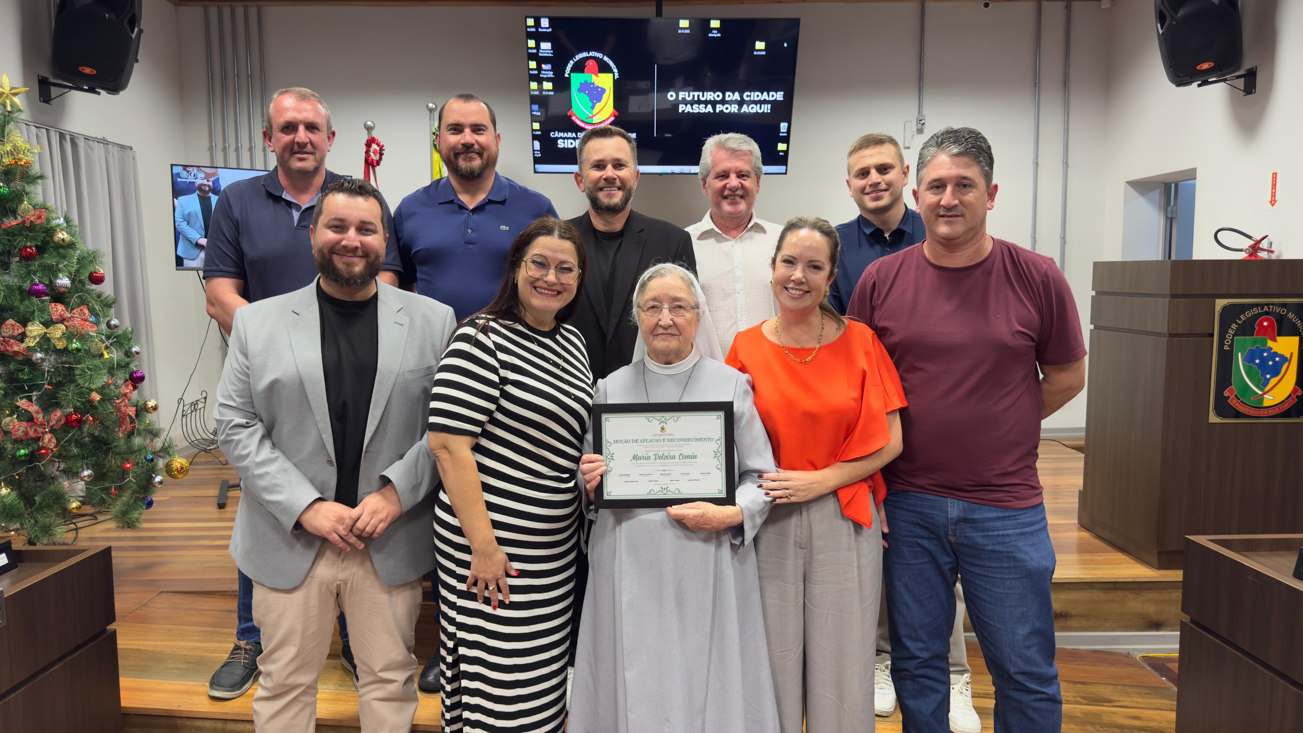 Homenagem a Irmã Maria Delzira Comin pelos 65 anos de vida religiosa